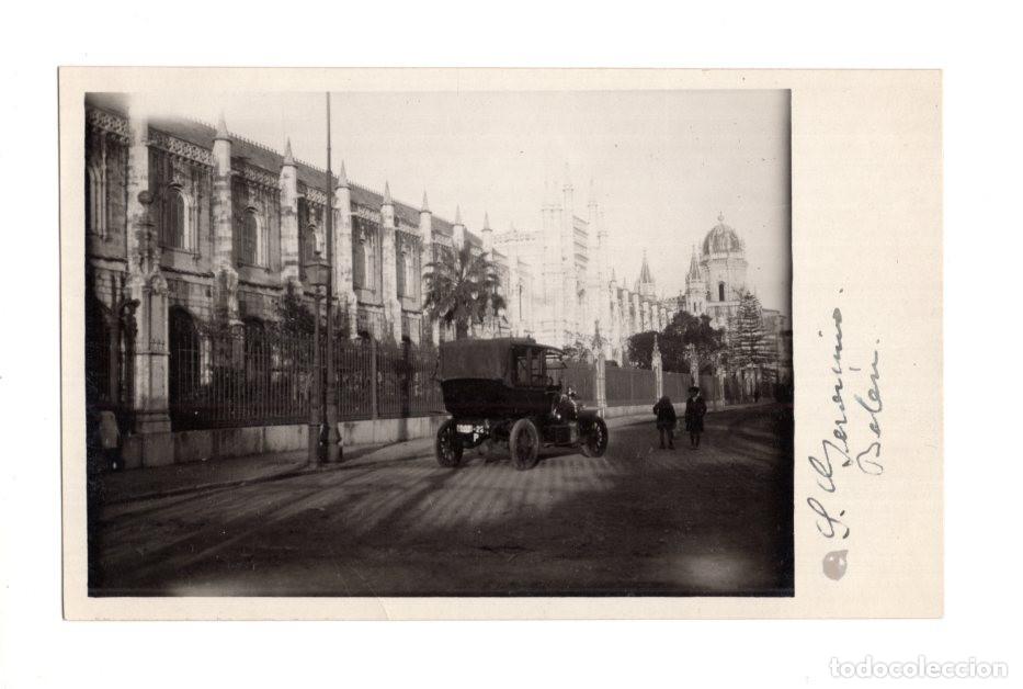 Postales: AUTOM&Oacute;VIL ANTIGUO, POSIBLEMENTE UN MODELO LANDAULET. JER&Oacute;NIMOS EN EL BARRIO DE BEL&Eacute;M, LISBOA