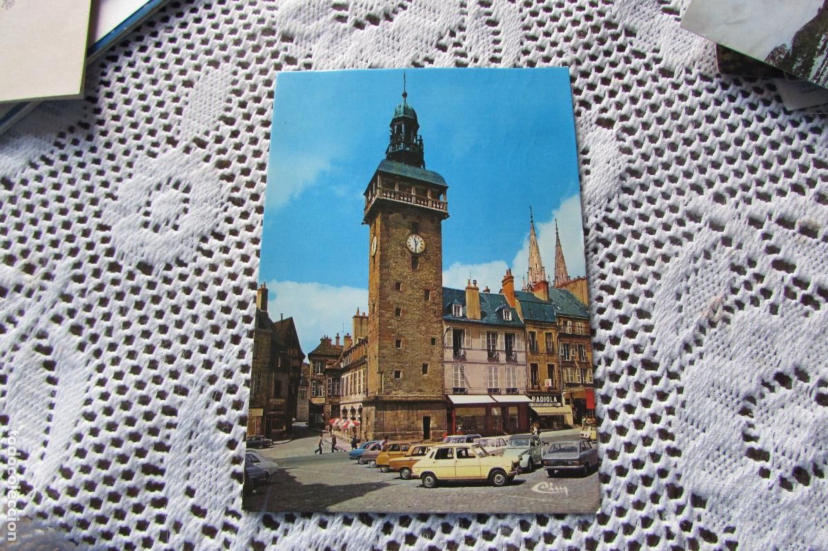 Postales: Automobiles - Moulins - Vieilles rues et fl&egrave;che de la Cath&eacute;drale - Vieilles rues et fl&egrave;che de la Ca