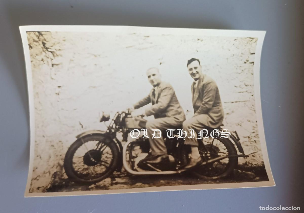 Postales: FOTOGRAFIA DE MOTOCICLETA, A&Ntilde;OS 40, MIDE 8 X 6,5 CMS.