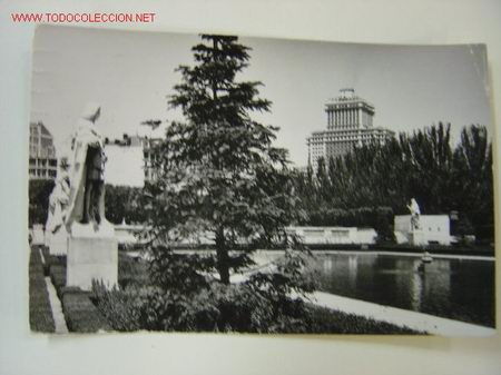 Postales: MADRID JARDINES DE SABATINI, AL FONDO EDIFICIO ESPA&Ntilde;A - Foto 1