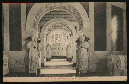 Postkarten: EL ESCORIAL: PANTEONES DE LOS P&Aacute;RVULOS