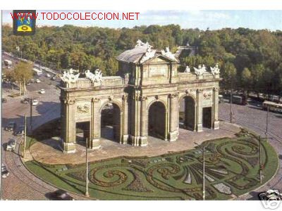 Postales: MADRID - Puerta de Alcal&aacute; - circulada en 1964 - Foto 1