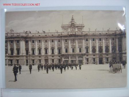 Postales: MADRID PALACIO REAL. RELEVO DE LA GUARDIA - Foto 1