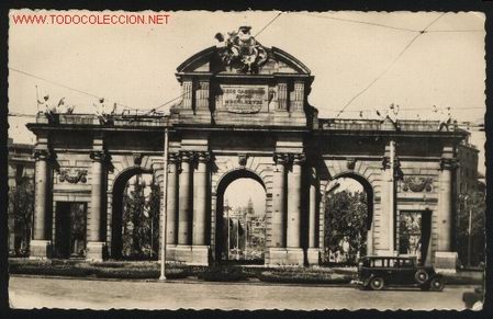 Postales: A-4041- Madrid. Puerta de Alcala - Foto 1