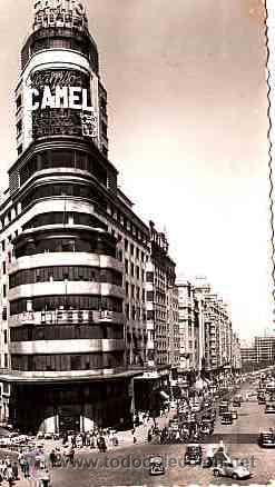 Postales: POSTAL DE MADRID N&ordm; 64 EDIFICIO DEL CAPITOL Y CALLE DE JOSE ANTONIO - Foto 1