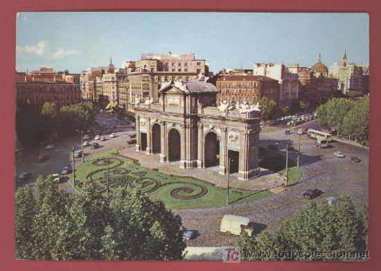 Postales: Puerta de Alcal&aacute; - Madrid - 1968 - Foto 1