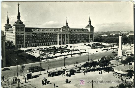 Postales: POSTAL MADRID PLAZA DE LA MONCLOA - Foto 1