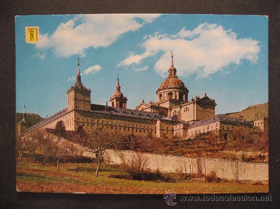 Postais: EL ESCORIAL,EL MONASTERIO DESDE LA HUERTA.CIRCULADA.