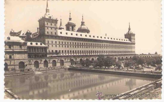 Postais: TARJETA POSTAL DE MADRID.EL ESCORIAL.- MONASTERIO.ESTANQUE DE LA HUERTA. FOTO G. GARRABELLA.