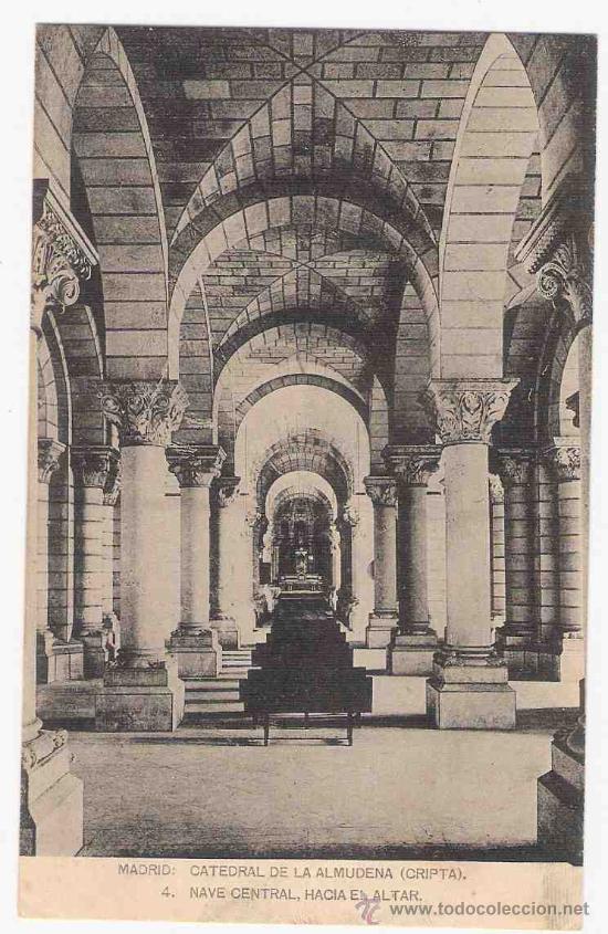 Cartes Postales: TARJETA POSTAL DE MADRID.CATEDRAL DE LA ALMUDENA- CRIPTA. 4. NAVE CENTRAL, HACIA EL ALTAR.