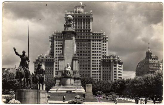Postales: BONITA POSTAL - MADRID - MONUMENTO A CERVANTES Y EDIFICIO ESPA&Ntilde;A - Foto 1