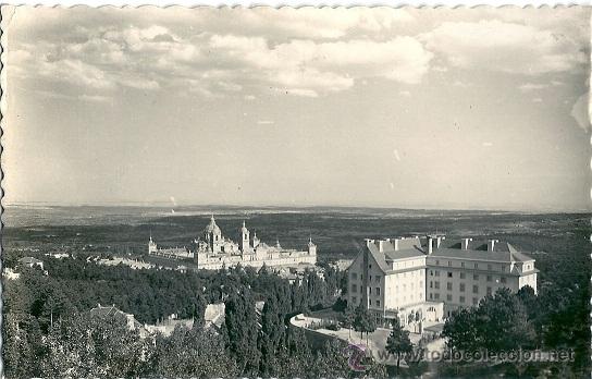 Postales: 1395A - EL ESCORIAL  VISTA HOTEL FELIPE II Y MONASTERIO - DOROTEO BRAVO - FOTO GARRABELLA