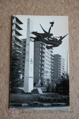 Postais: Postal. Parque de las Avenidas. Avenida de Bruselas. Grupo escult&oacute;rico &Aacute;ngeles de la Paz.