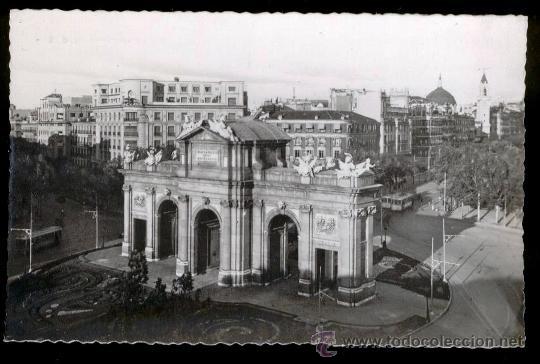Postales: MADRID - Puerta de Alcal&aacute; - Foto 1