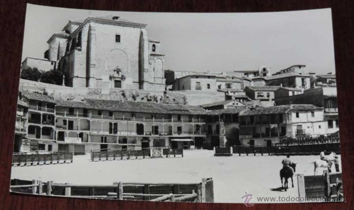 Postales: FOTO POSTAL DE CHINCHON, N. 17, PLAZA MAYOR Y PARROQUIA DE NUESTRA SE&Ntilde;ORA DE LA ASUNCION, ED. VISTAB