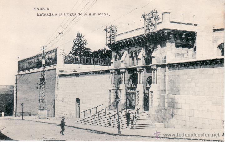Postales: MADRID - ENTRADA A LA CRIPTA DE LA ALMUDENA - Foto 1