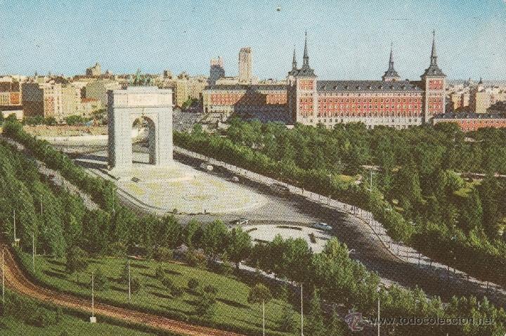 Postkarten: N&ordm; 21670 POSTAL PANORAMICA DEL ARCO DEL TRIUNFO Y MINISTERIO DEL AIRE