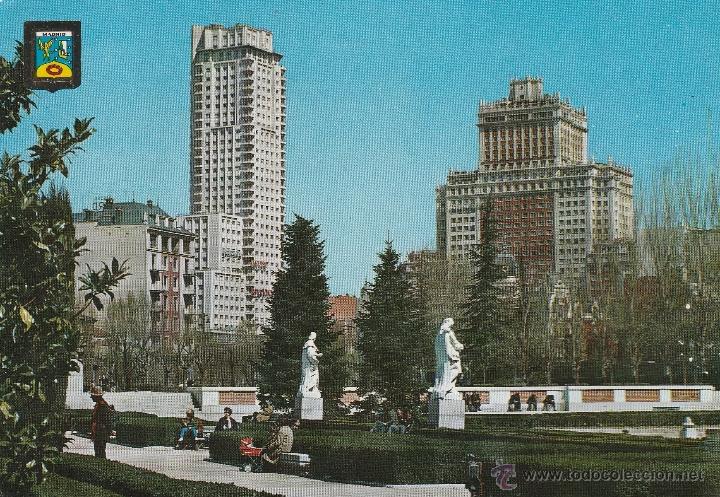 Postales: N&ordm; 21676 POSTAL JARDINES DE SABATINI Y EDIFICIO DE ESPA&Ntilde;A MADRID - Foto 1
