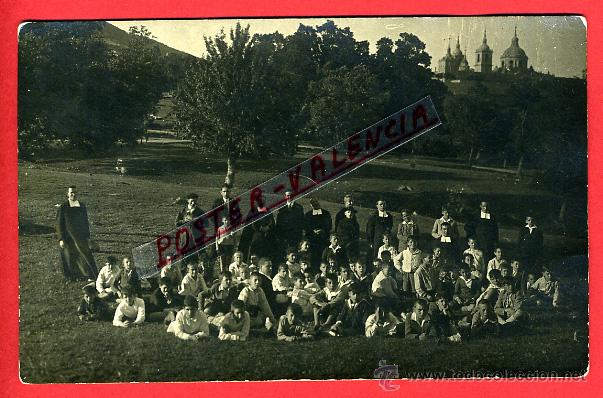 Postkarten: POSTAL EL ESCORIAL ,ALUMNOS DE LA CONGREGACION DEL NI&Ntilde;O JESUS , FOTOGRAFICA , ORIGINAL , P98963