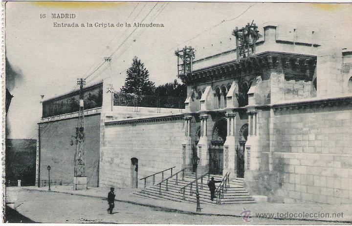Postales: MADRID - ENTRADA A LA CRIPTA DE LA ALMUDENA - HAUSER Y MENET N&ordm; 16 - Foto 1