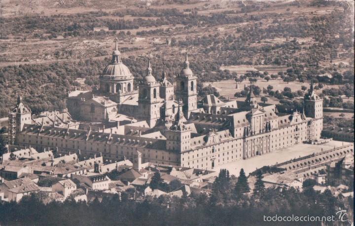 Postales: POSTAL 13. EL ESCORIAL VISTA GENERAL. CIRCULADA.(Dominguez)