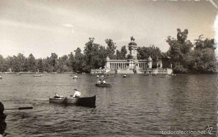 Postales: MADRID. PARQUE DEL RETIRO. SIN CIRCULAR - Foto 1