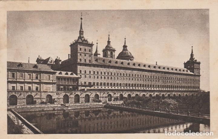 Postales: MONASTERIO DE EL ESCORIAL - ESTANQUE DE LA HUERTA - ED. HAUSER Y MENET - A&Ntilde;O 40 / 50 ESCRITA