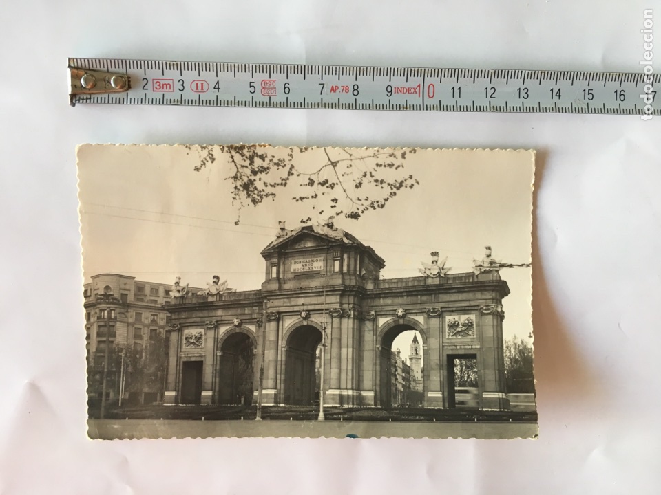 Postales: Madrid &rdquo;Puerta de Alcal&aacute;&rdquo; (h.1950?) - Foto 1