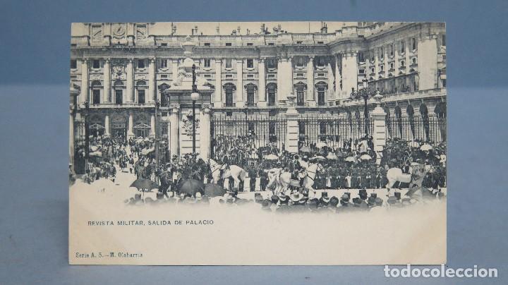 Postales: POSTAL. REVISTA MILITAR. SALIA DEL PALACIO. M. OLABARRIA. SIN CIRCULAR