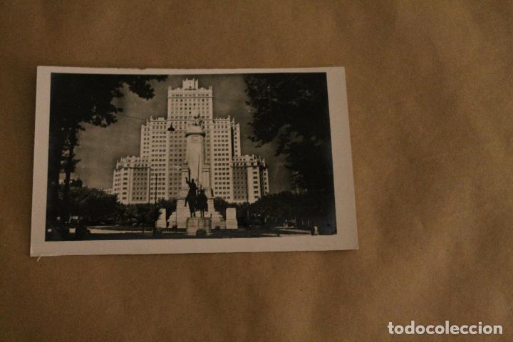 Postales: POSTAL ANTIGUA MADRID, MONUMENTO A CERVANTES Y EDIFICIO ESPA&Ntilde;A, SIN CIRCULAR - Foto 1