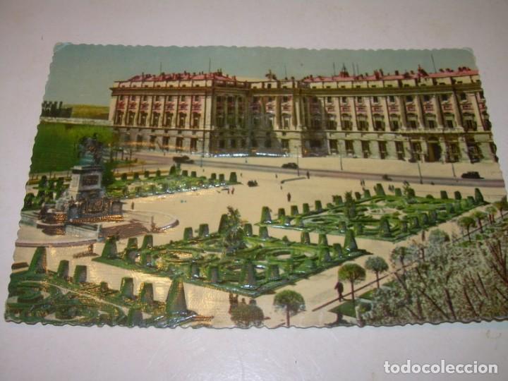 Postales: ANTIGUA POSTAL....MADRID........POSTAL EN RELIEVE. - Foto 1