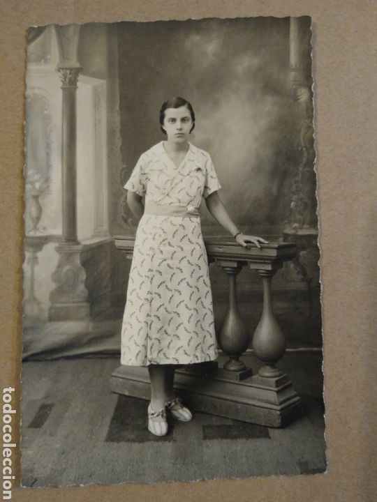 Postales: Fotograf&iacute;a tama&ntilde;o postal. Retrato mujer. Fot&oacute;grafo Escorial. Madtid