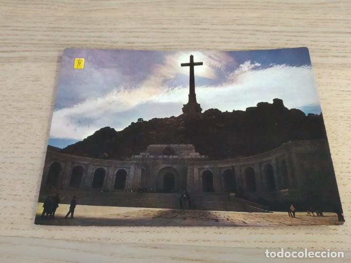 Postkarten: Postal del Valle de los Caidos. 36. Fachada contraluz. CIRCULADA