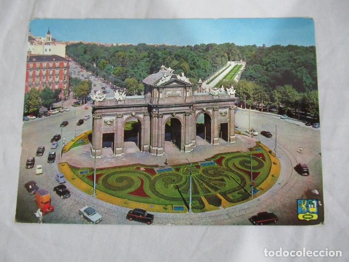 Postales: Madrid - Puerta de Alcal&aacute; - Circulada - Foto 1