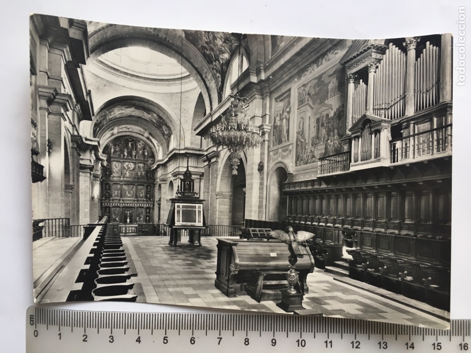 Postcards: POSTAL. EL ESCORIAL. BAS&Iacute;LICA. EL CORO. PATRIM. NAC. FOTO J. CEBOLLERO. H. 1958?.