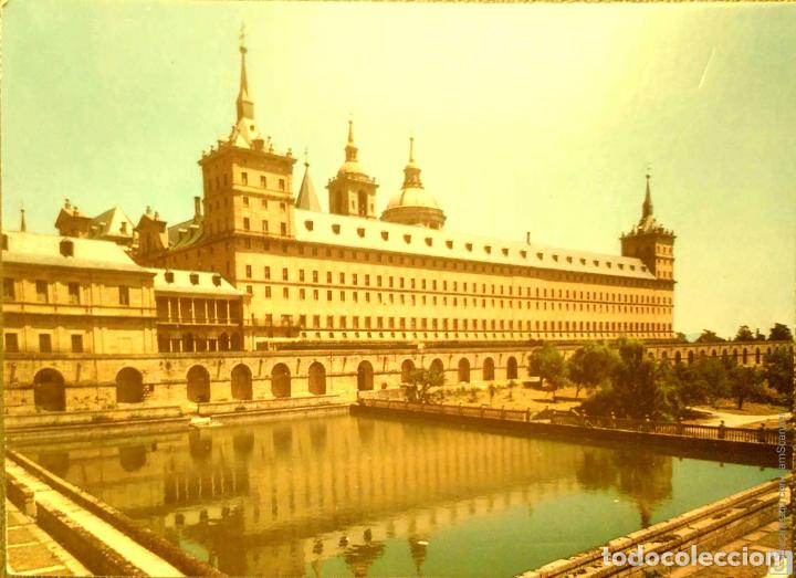 Postkarten: San Lorenzo del escorial. 13 Monasterio. Estanque. Ed. Vistabella. Usada con sello. Color