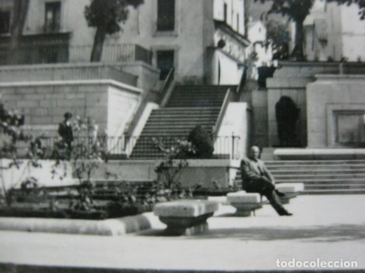 Postales: EL ESCORIAL-PLAZA DE JACINTO BENAVENTE-MANIPEL FOTOGRAFICA-POSTAL ANTIGUA-(71.915)