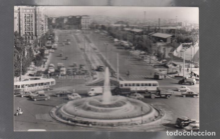 Cartes Postales: 17 MADRID.- PLAZA DE CARLOS V. FUENTE