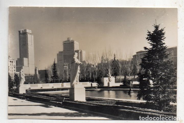 Postales: Madrid. Jardines de Sabatini. - Foto 1