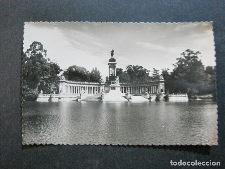 Postkarten: MADRID-PARQUE DEL RETIRO-FOTO GARCIA GARRABELLA-37-POSTAL ANTIGUA-VER FOTOS-(73.625)