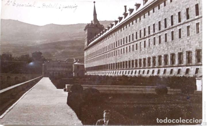 Postkarten: El Escorial. Detall i passeig. Nueva. Blanco/Negro. Dorso con se&ntilde;ales de haber estado pegada