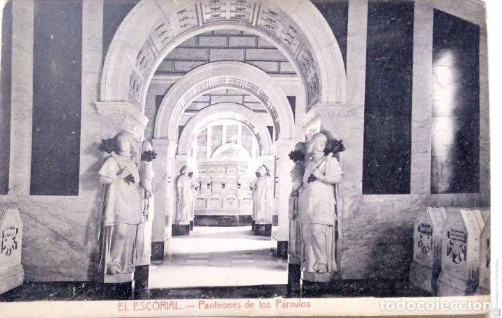 Postkarten: El Escorial. Panteones de los P&aacute;rvulos. Hijo de Nicol&aacute;s Serrano. Nueva. Blanco/Negro
