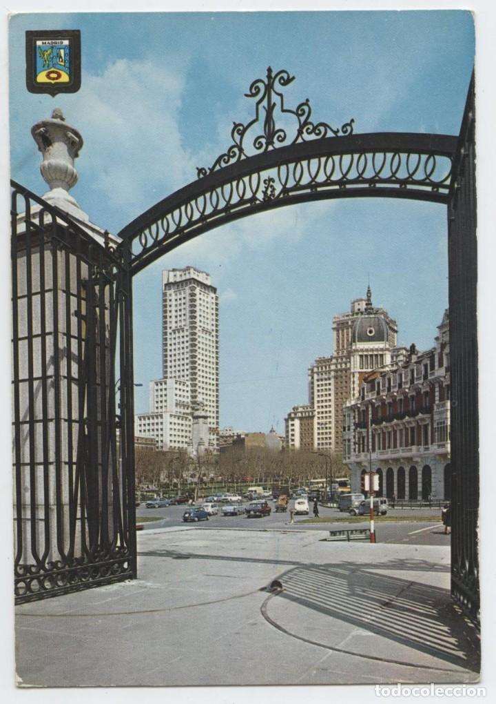 Cartoline: N&ordm; 64-MADRID. Monumento a Cervantes. Torre de Madrid. Escrita en 1969. ED. DOM&Iacute;NGUEZ