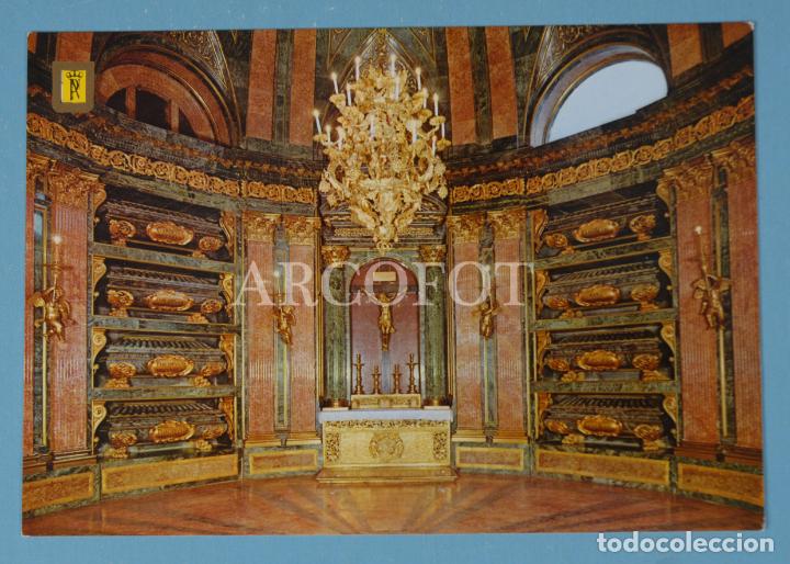 Cartoline: Antigua TARJETA POSTAL - N&ordm; 17 - EL ESCORIAL - MONASTERIO - PANTE&Oacute;N - GARC&Iacute;A GARABELLA - PATRIMONIO