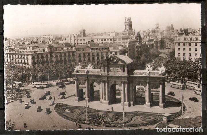 Postales: MADRID. LA PUERTA DE ALCAL&Aacute;., CIRCULADA - Foto 1