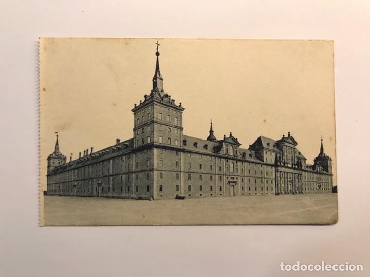 Postais: SAN LORENZO DE EL ESCORIAL. Postal Real Monasterio. Fachada principal y &aacute;ngulo del Seminario