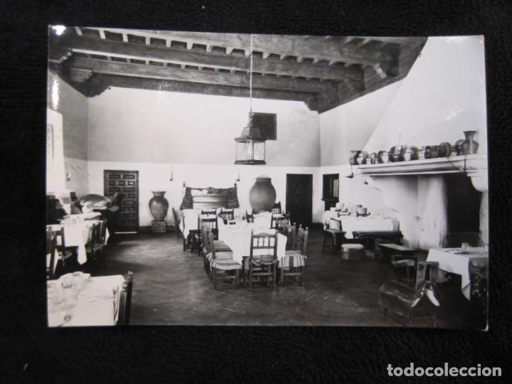 Cartoline: ALCALA DE HENARES-COMEDOR DE LA HOSTERIA-ARRIBAS EDICIONES-POSTAL ANTIGUA-(77.570)