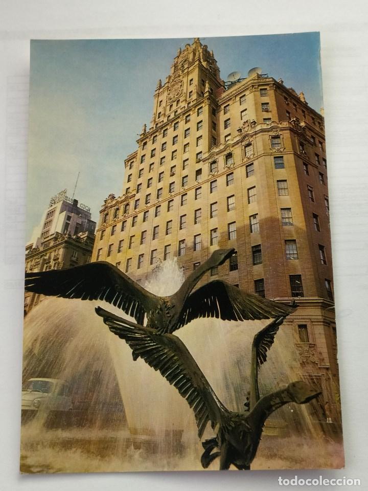 Postales: MADRID - EDIFICIO DE LA C&Iacute;A. TELEF&Oacute;NICA Y FUENTE DE LA RED DE SAN LU&Iacute;S - 1972 - Foto 1
