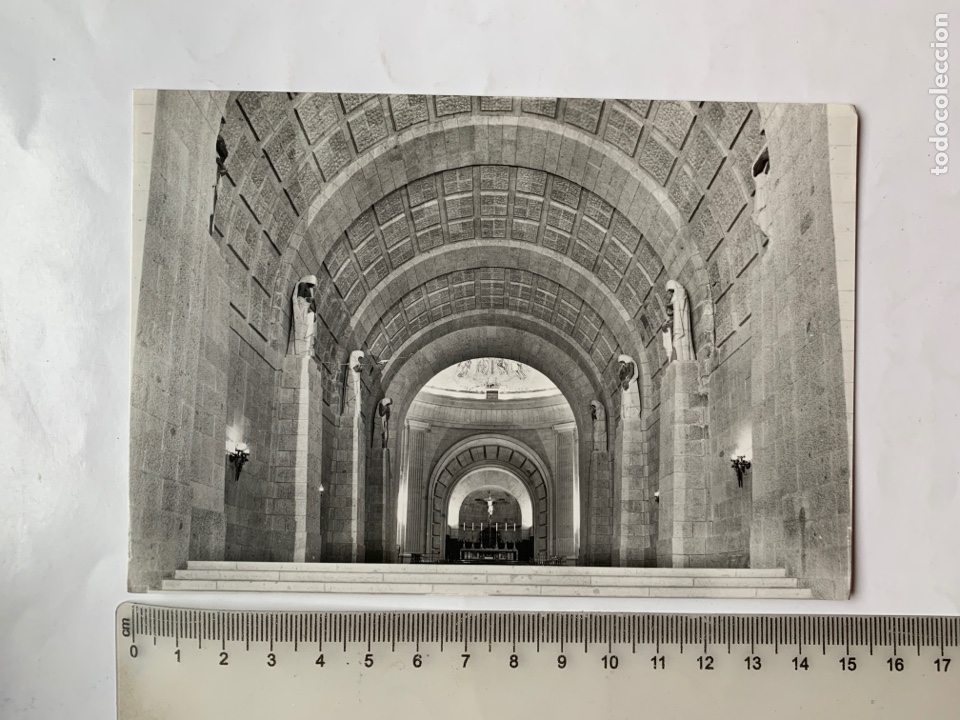 Postkarten: POSTAL. CUELGAMUROS. VALLE DE LOS CA&Iacute;DOS. ALTAR MAYOR. CRIP-BAS&Iacute;LICA. FISA.