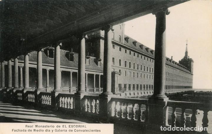 Postales: POSTAL. MONASTERIO DEL ESCORIAL. FACHADA DE MEDIO DIA Y GALERIA DE CONVALECIENTES. 16.MORA Y HERMANO